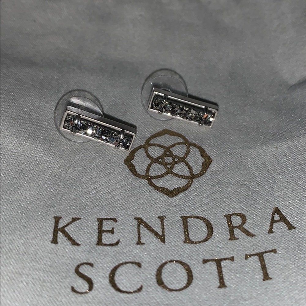 Kendra Scott drusy bar earrings! Silver